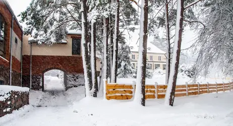 Koko perheen hauskanpitoa ulkoilmassa Zalesie Mazuryssa